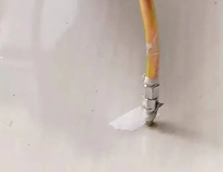 富拉尔基瓷砖空鼓维修公司专业解答在瓷砖铺贴过程中，如果使用的砂料过粗（如全部使用了粗砂），可能会导致以下问题